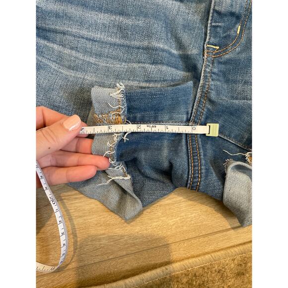 American Eagle denim shorts ⭐️ - Picture 5 of 7